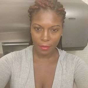 Meet your Posher, Kenisha